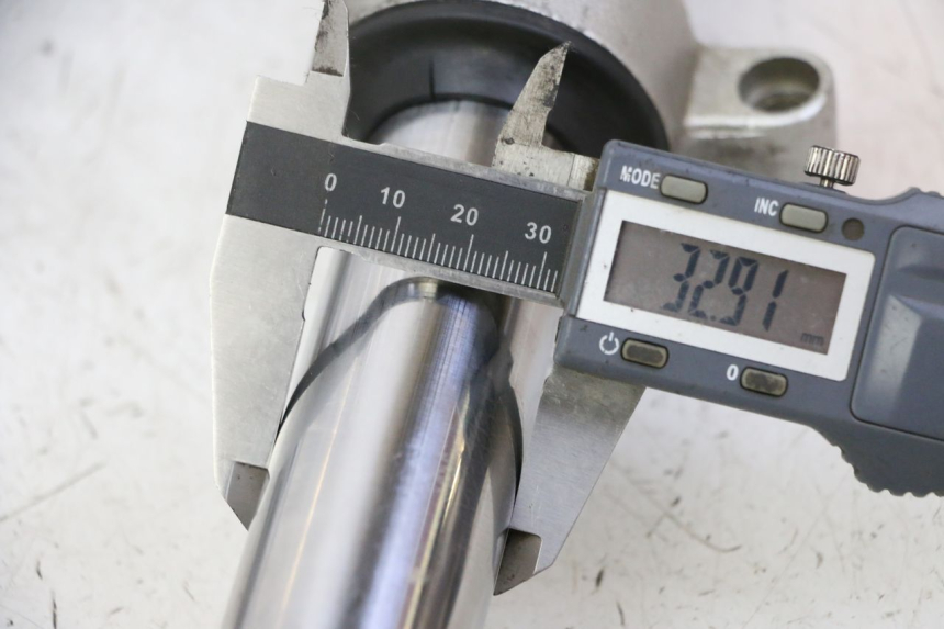 photo de BOTELLA HORQUILLA  HONDA FES S-WING SWING ABS 125 (2007 - 2015)