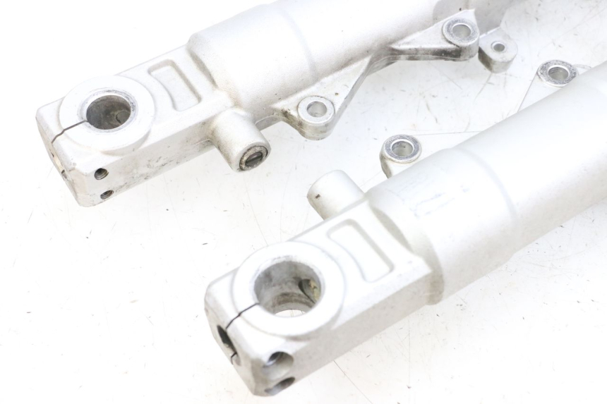 photo de BOTELLA HORQUILLA  YAMAHA FJR ABS 1300 (2006 - 2012) - Primer plano de alta resolución