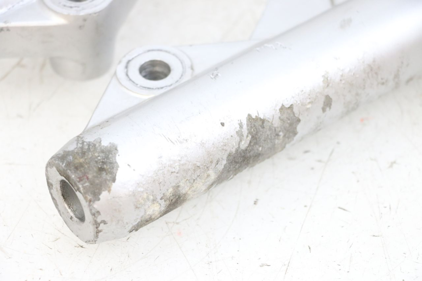 photo de BOTELLA HORQUILLA  MBK FLAME X 125 (2007 - 2016) - Detalles de los puntos de fijación