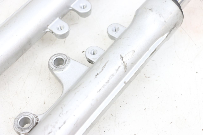 photo de BOTELLA HORQUILLA  MBK FLIPPER 115 (2013 - 2017) - Estado de la superficie y material