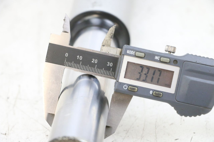 photo de BOTELLA HORQUILLA IZQUIERDA PIAGGIO FLY 4T 50 (2013 - 2017) - Detalle de la pieza