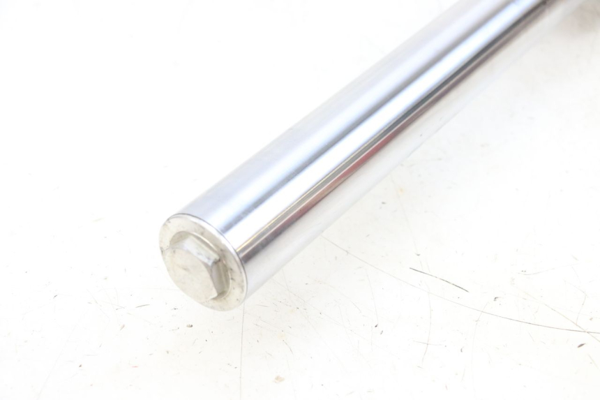 photo de BOTELLA HORQUILLA IZQUIERDA YAMAHA FZ6 N FAZER 600 (2004 - 2006) - Zoom sobre los componentes