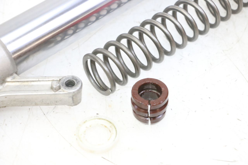 photo de BOTELLA HORQUILLA IZQUIERDA YAMAHA YZ 125 (1998 - 2005)