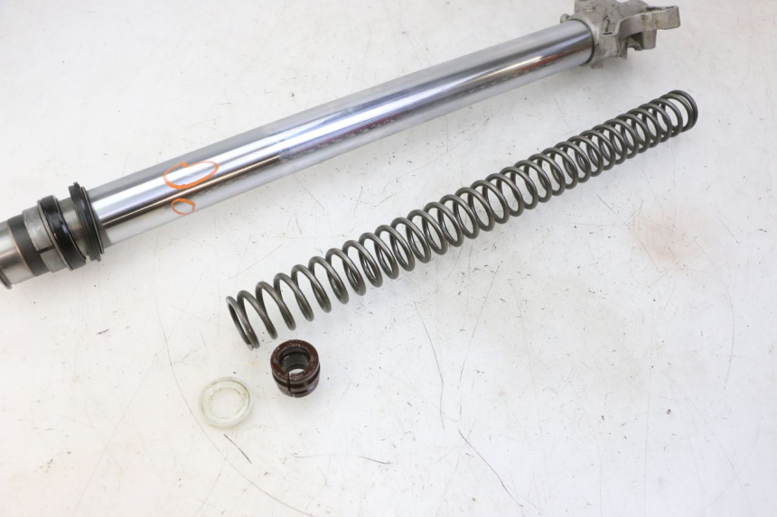 photo de BOTELLA HORQUILLA IZQUIERDA YAMAHA YZ 125 (1998 - 2005)