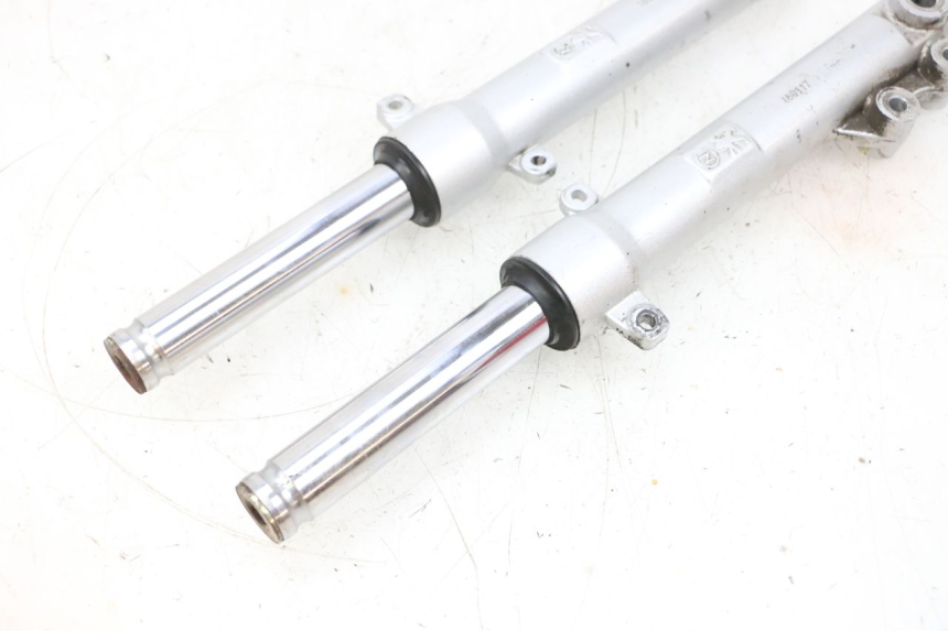 photo de BOTELLA HORQUILLA  PEUGEOT KISBEE 2T 50 (2010 - 2017) - Otra perspectiva