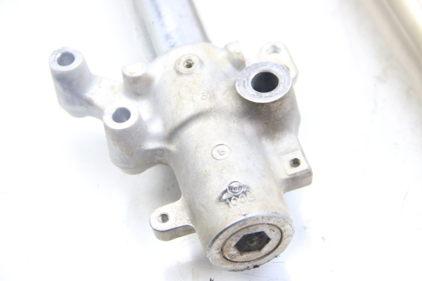 photo de TUBO DE HORQUILLA KAWASAKI KX 85 (2001 - 2013) - Detalles de los puntos de fijación