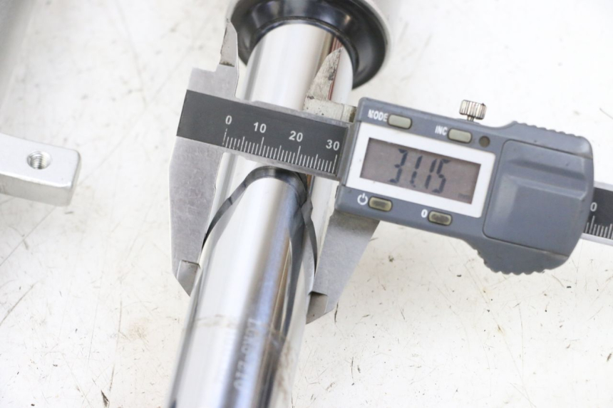 photo de BOTELLA HORQUILLA  KYMCO LIKE 125 (2009 - 2016) - Detalle de la pieza