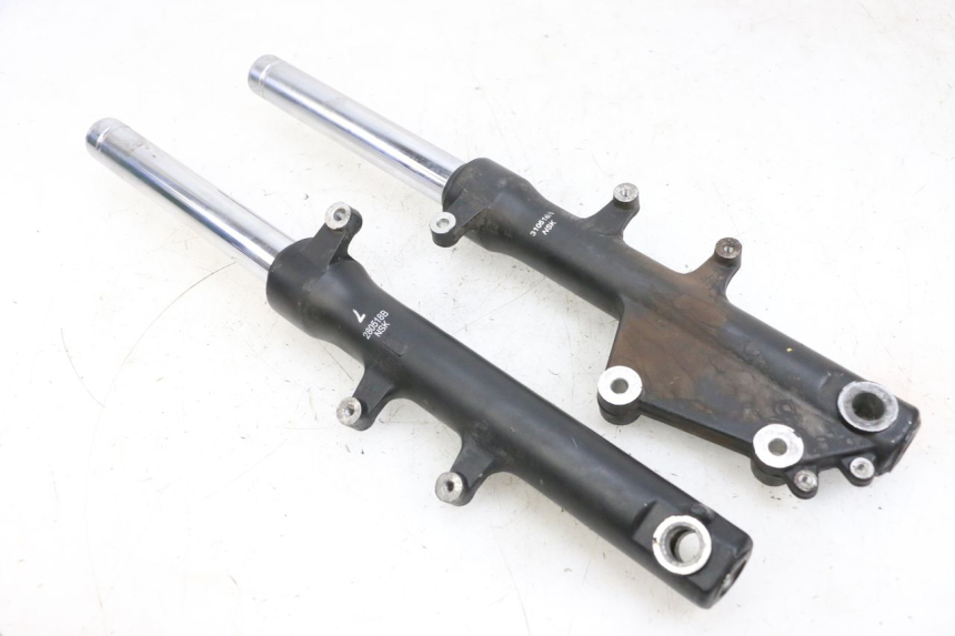 photo de BOTELLA HORQUILLA  PIAGGIO NEW TYPHOON 50 (2018 - 2021) - Detalles de los puntos de fijación