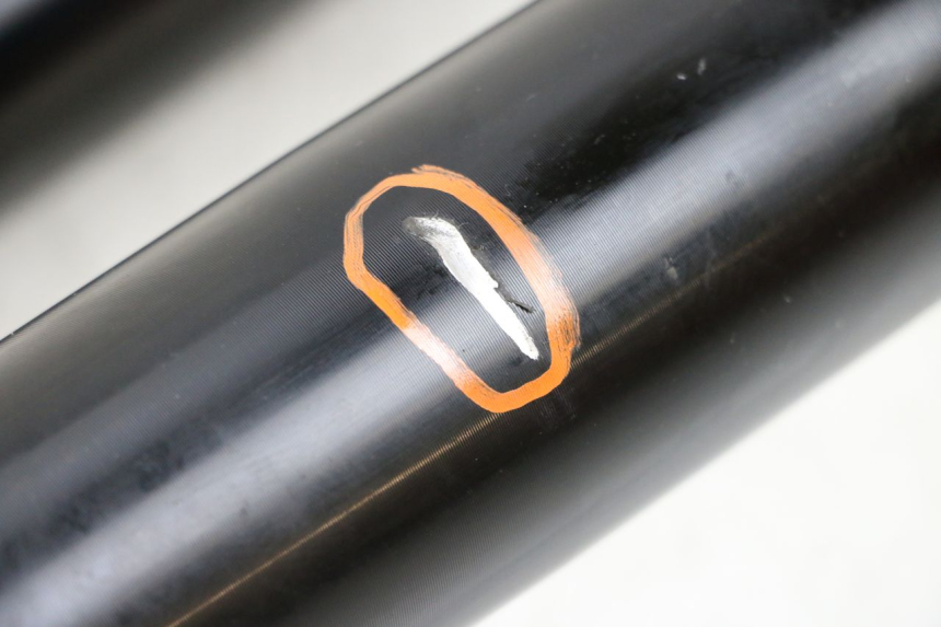 photo de BOTELLA HORQUILLA  BMW R GS 1250 (2021 - 2024) - Características distintivas