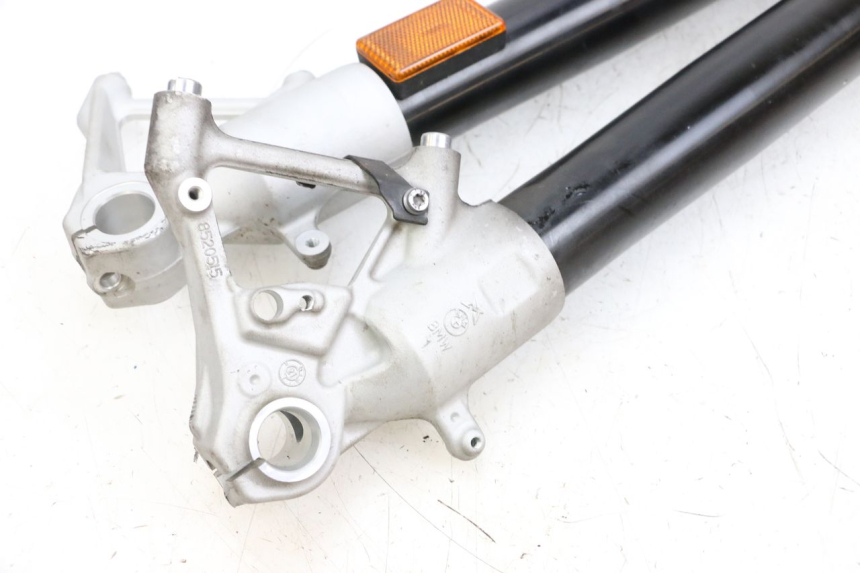 photo de BOTELLA HORQUILLA  BMW R GS 1250 (2021 - 2024) - Zoom sobre los componentes