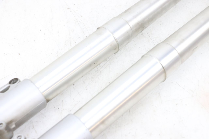 photo de BOTELLA HORQUILLA  BMW R RT ABS 1200 (2010 - 2014) - Características distintivas