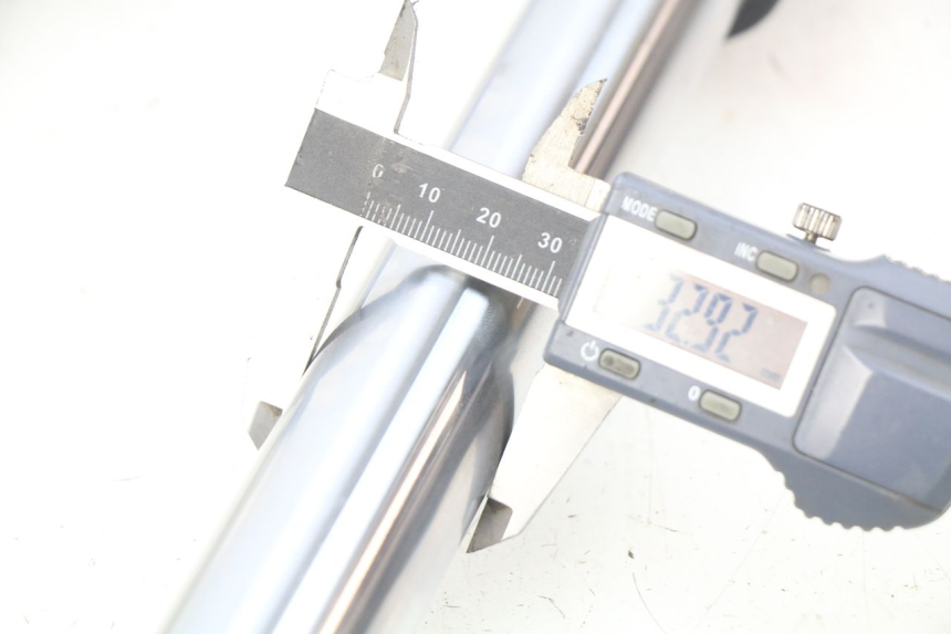 photo de BOTELLA HORQUILLA  APOLLO RFZ 125