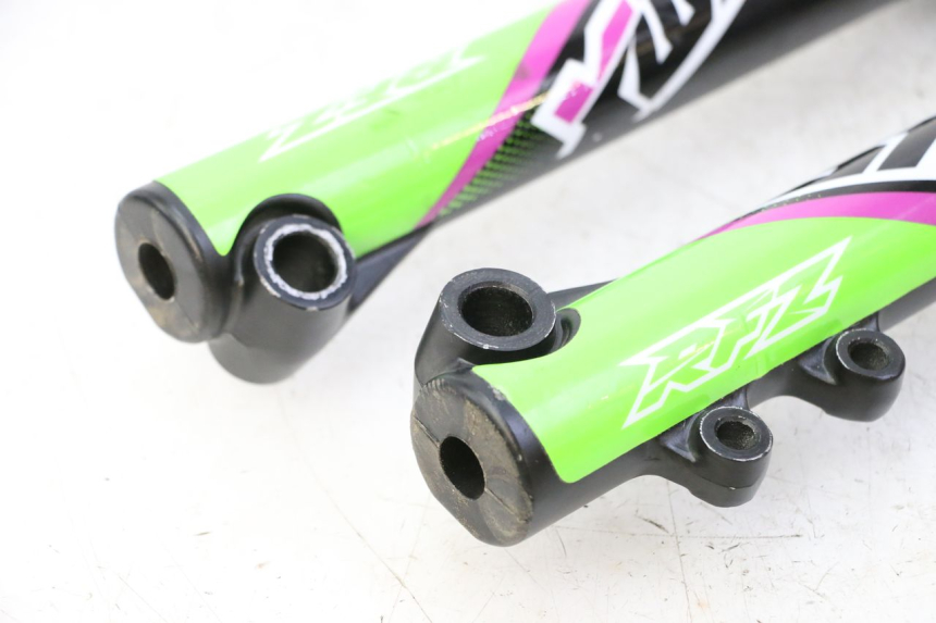 photo de BOTELLA HORQUILLA  APOLLO RFZ 125