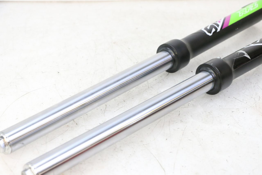 photo de BOTELLA HORQUILLA  APOLLO RFZ 125