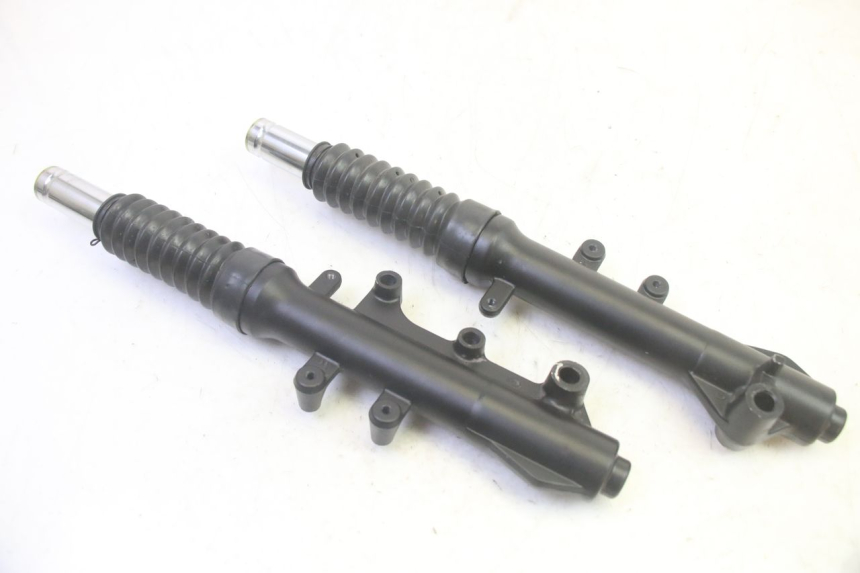 photo de BOTELLA HORQUILLA  JM MOTORS SANTANA EVO 50 (2024 - 2026) - Otra perspectiva