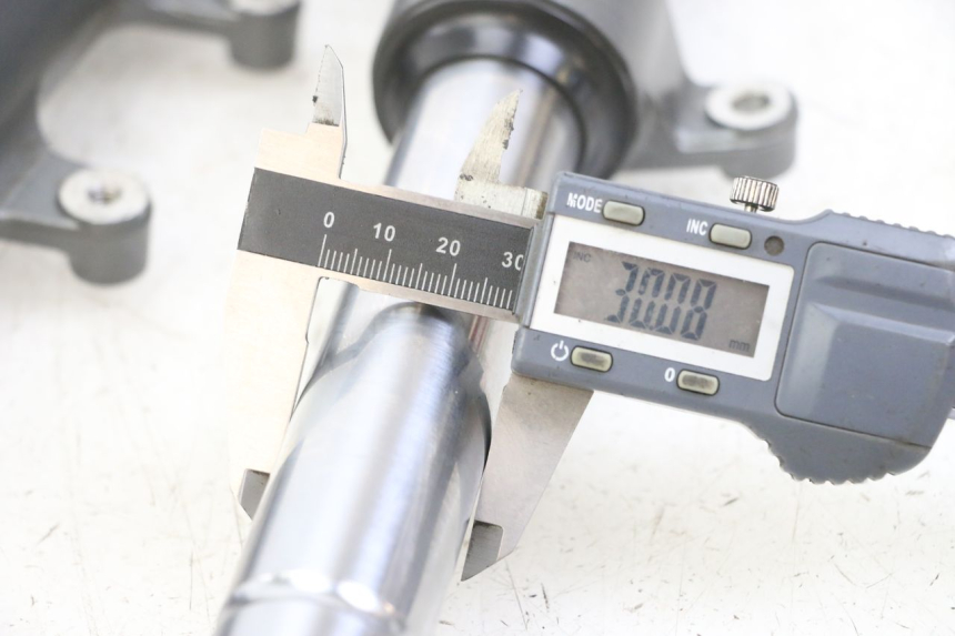 photo de TUBO DE HORQUILLA APRILIA SXR 50 (2021 - 2023)