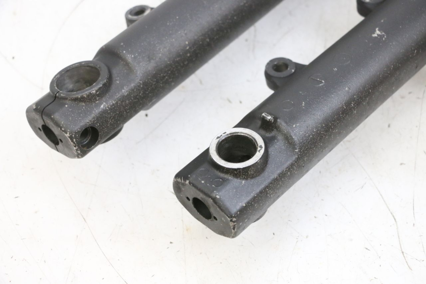 photo de BOTELLA HORQUILLA  YAMAHA TDM ABS 900 (2002 - 2014) - Características distintivas