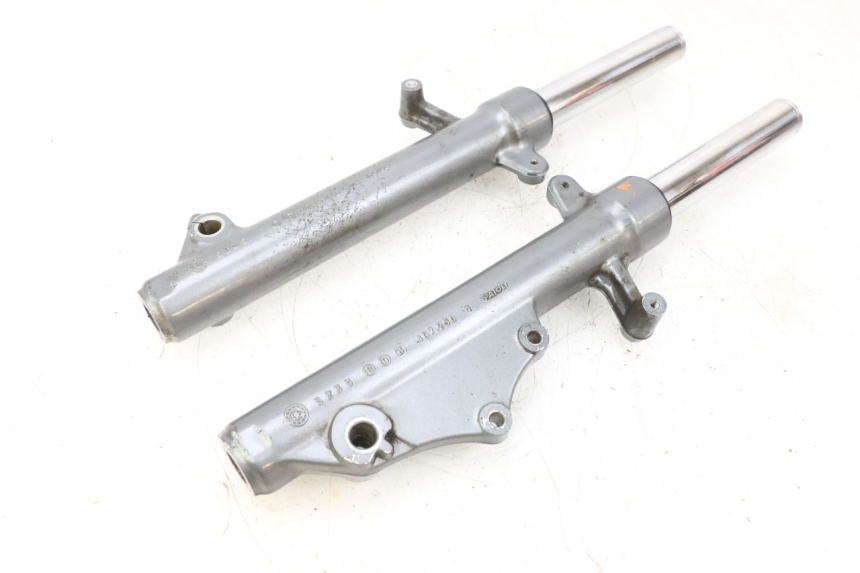 photo de TUBO DE HORQUILLA YAMAHA XMAX X-MAX 125 (2006 - 2009) - Características distintivas