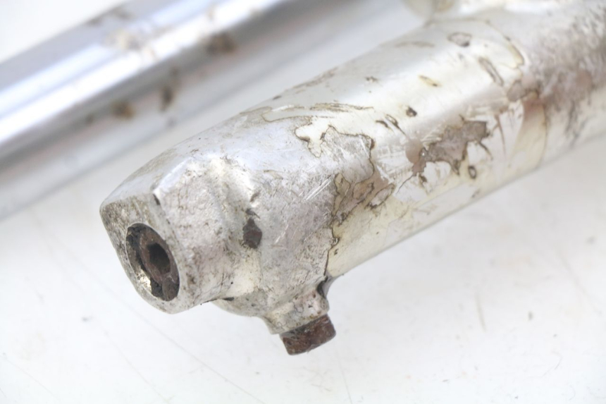 photo de TUBO DE HORQUILLA YAMAHA YZ 80 (1982 - 1983)