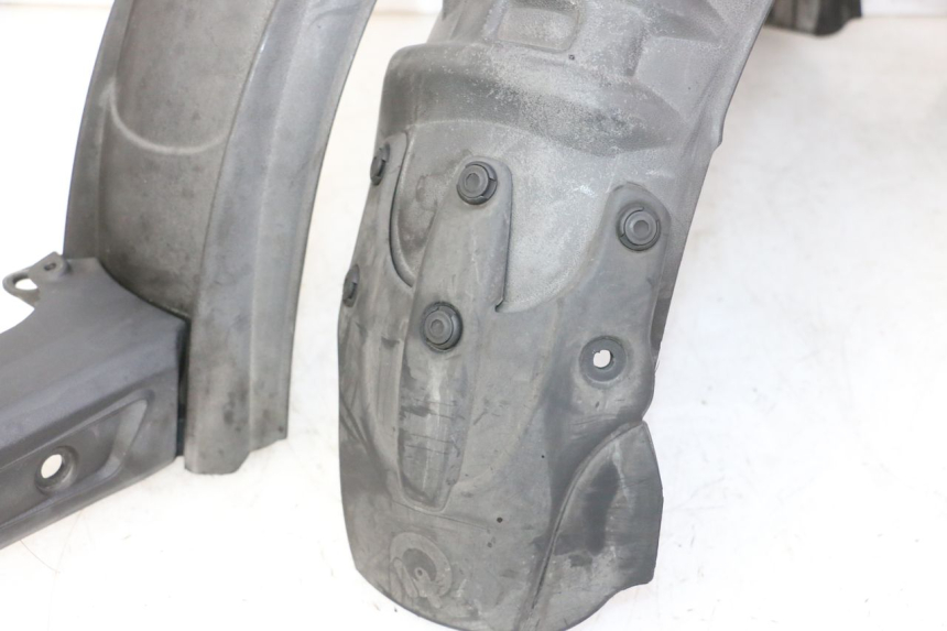 photo de GUARDABARROS TRASERO QUADRO 4 4D 350 (2015 - 2018)