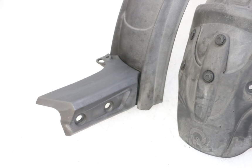 photo de GUARDABARROS TRASERO QUADRO 4 4D 350 (2015 - 2018)