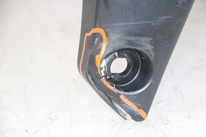 photo de GUARDABARROS DELANTERO SUZUKI GSR 750 (2011 - 2017)