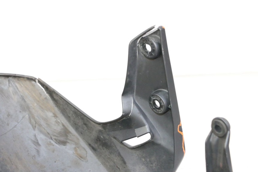 photo de GUARDABARROS DELANTERO SUZUKI GSR 750 (2011 - 2017)