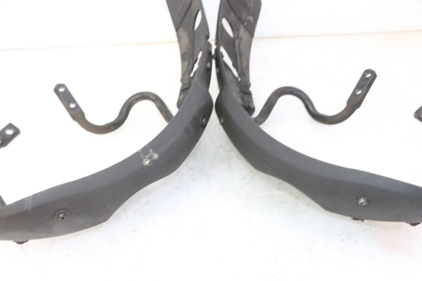 photo de GUARDABARROS DELANTERO PIAGGIO MP3 125 (2006 - 2014)