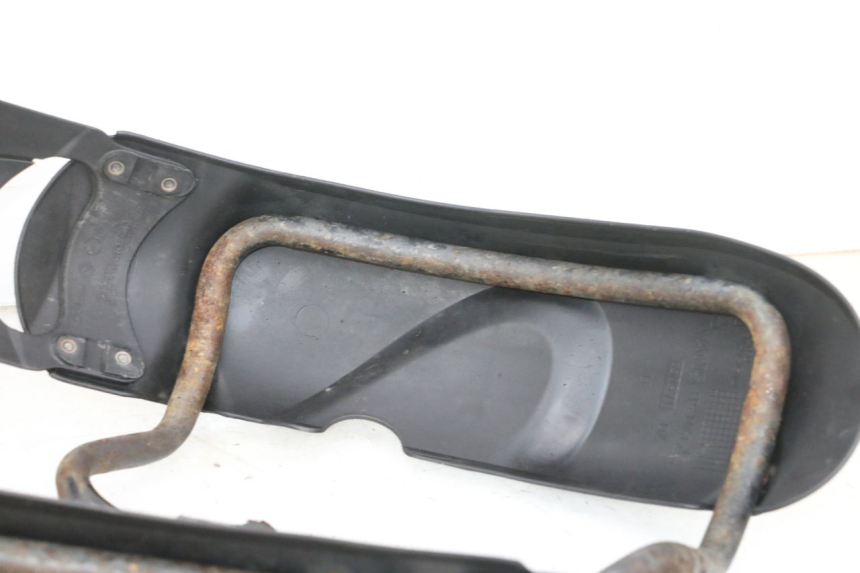 photo de GUARDABARROS DELANTERO PIAGGIO MP3 RL 250 (2006 - 2010) - Primer plano técnico