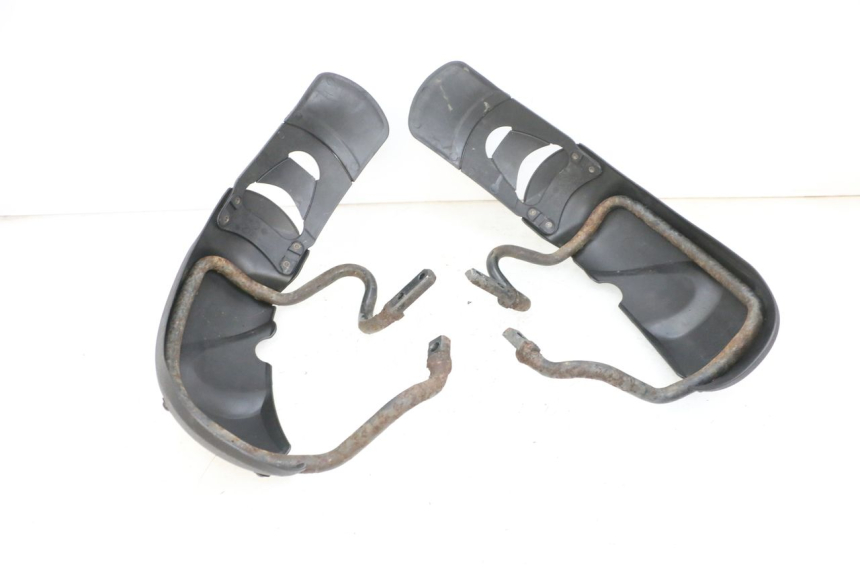 photo de GUARDABARROS DELANTERO PIAGGIO MP3 RL 250 (2006 - 2010) - Detalles de los puntos de fijación