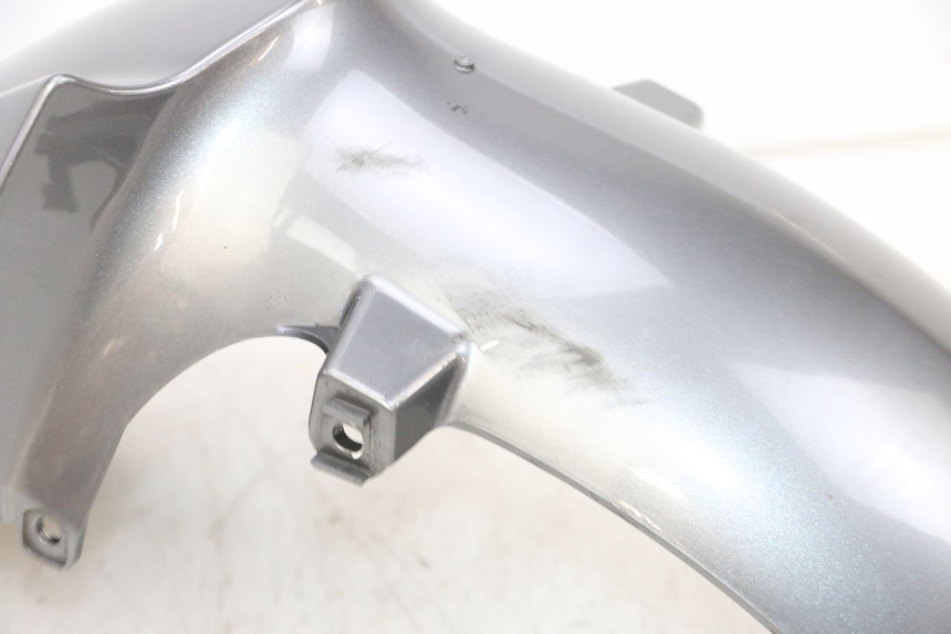 photo de GUARDABARROS DELANTERO PEUGEOT SATELIS 125 (2013 - 2018) - Detalles de los puntos de fijación