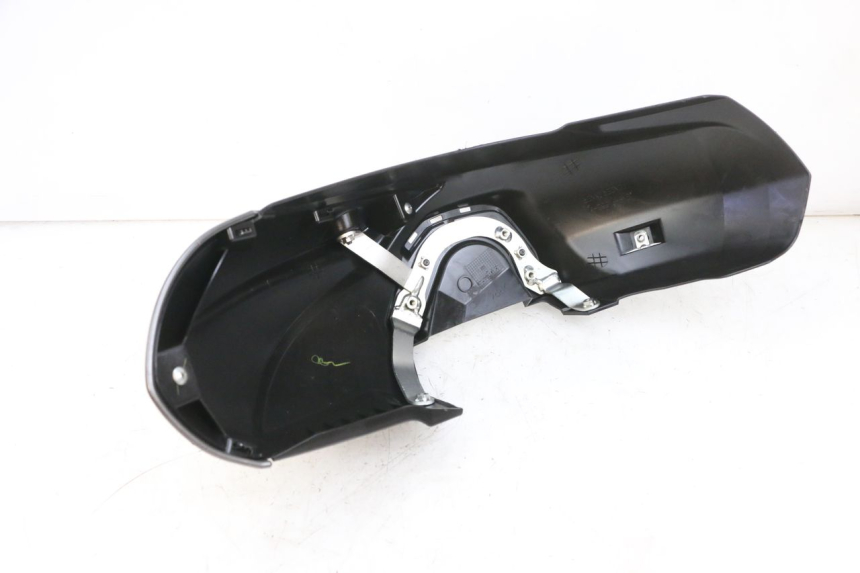 photo de GUARDABARROS DELANTERO YAMAHA TRICITY 300 (2020 - 2024) - Detalles de los puntos de fijación