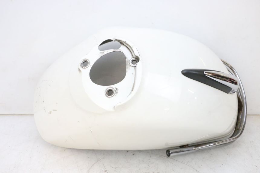 photo de GUARDABARROS DELANTERO PIAGGIO VESPA GTS SUPER IE 125 (2009 - 2016) - Primer plano técnico