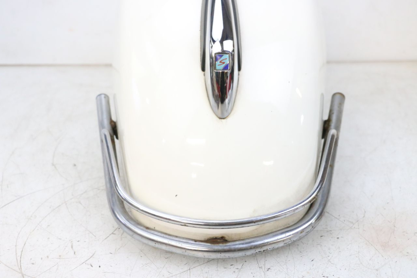 photo de GUARDABARROS DELANTERO PIAGGIO VESPA GTS SUPER IE 125 (2009 - 2016) - Detalles de los puntos de fijación