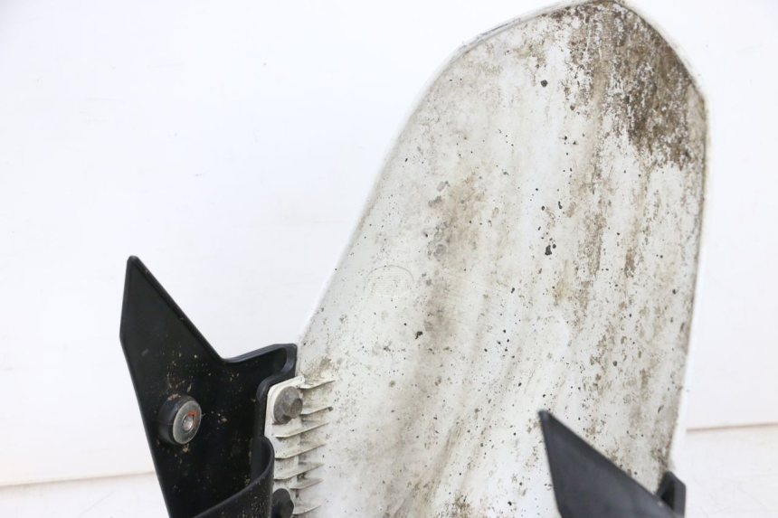 photo de GUARDABARROS DELANTERO YAMAHA X-MAX XMAX 125 (2010 - 2013) - Detalles de los puntos de fijación