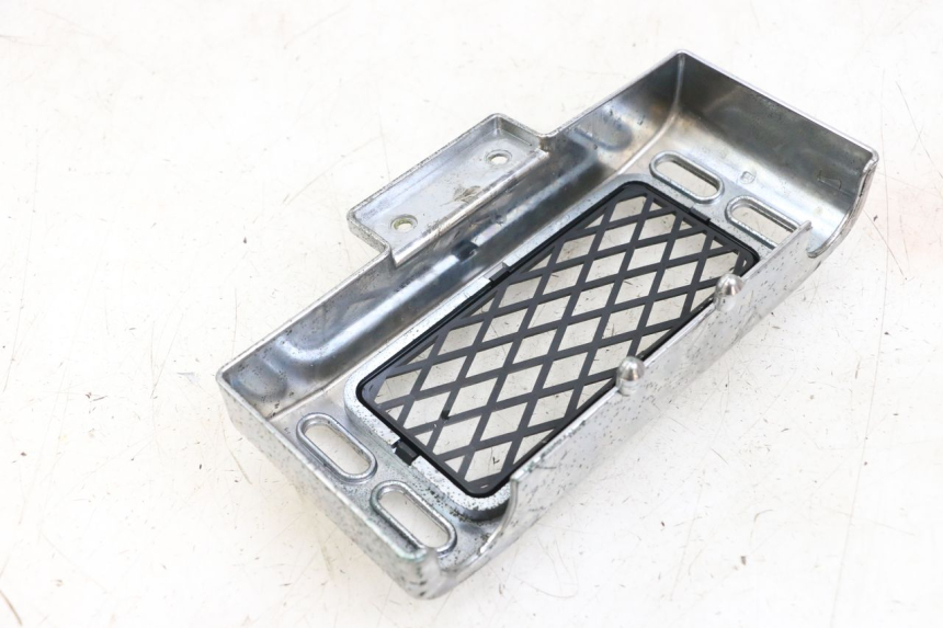 photo de Rejilla del radiador HYOSUNG GV AQUILA 125 (2000 - 2004) - Detalle de la pieza