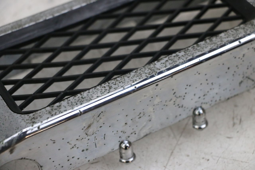 photo de Rejilla del radiador HYOSUNG GV AQUILA 125 (2000 - 2004) - Primer plano técnico