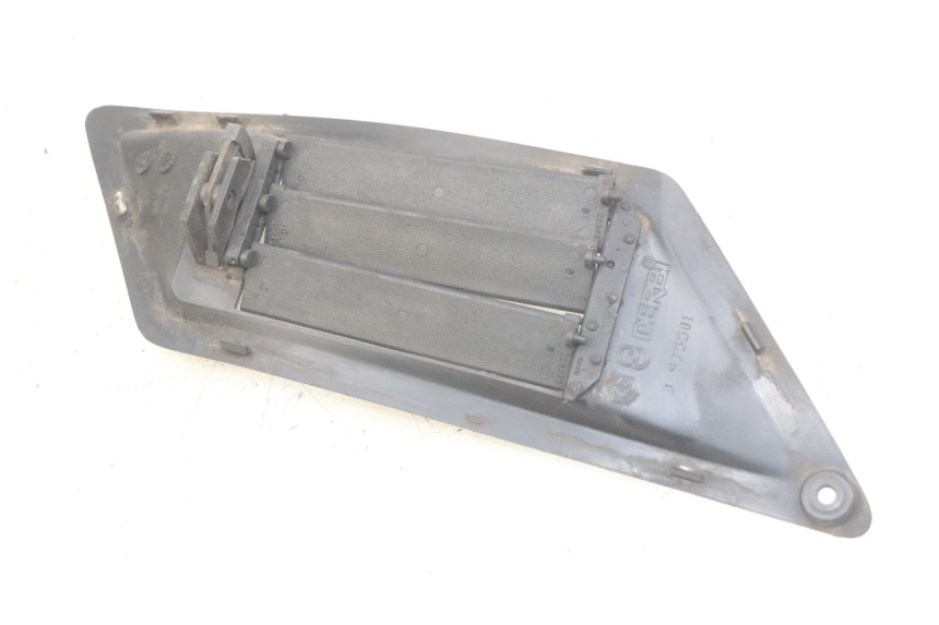 photo de REJILLA DEL RADIADOR DERECHA GILERA NEXUS 125 (2007 - 2009)