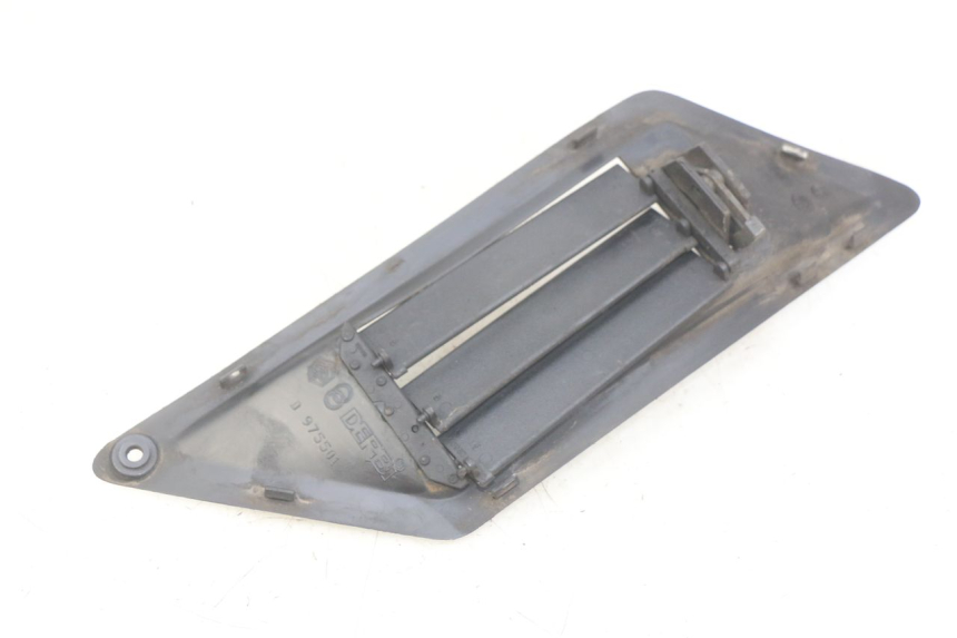 photo de REJILLA DEL RADIADOR DERECHA GILERA NEXUS 125 (2007 - 2009)