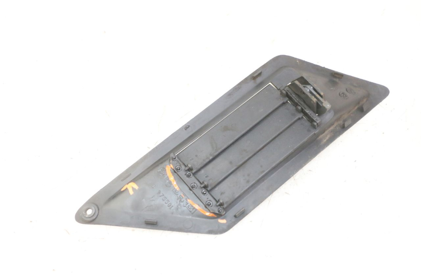 photo de RADIADOR CUBIERTA DERECHA GILERA NEXUS 125 (2009 - 2013)