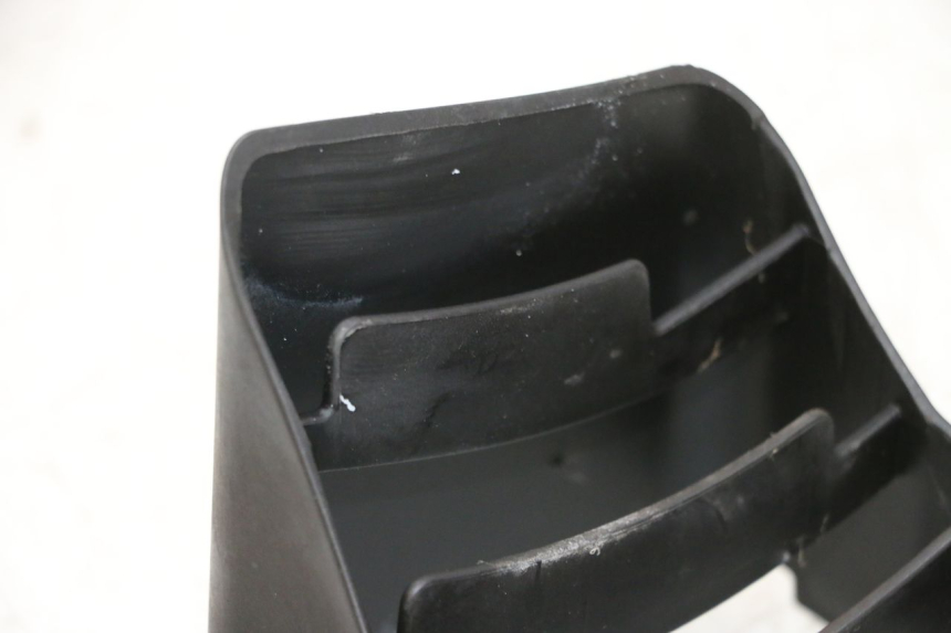 photo de RADIADOR CUBIERTA IZQUIERDA PIAGGIO VESPA GTS SUPER IE 125 (2009 - 2016) - Detalle de la pieza