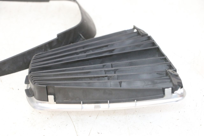 photo de RADIADOR CUBIERTA PIAGGIO MP3 RL 250 (2007 - 2010)