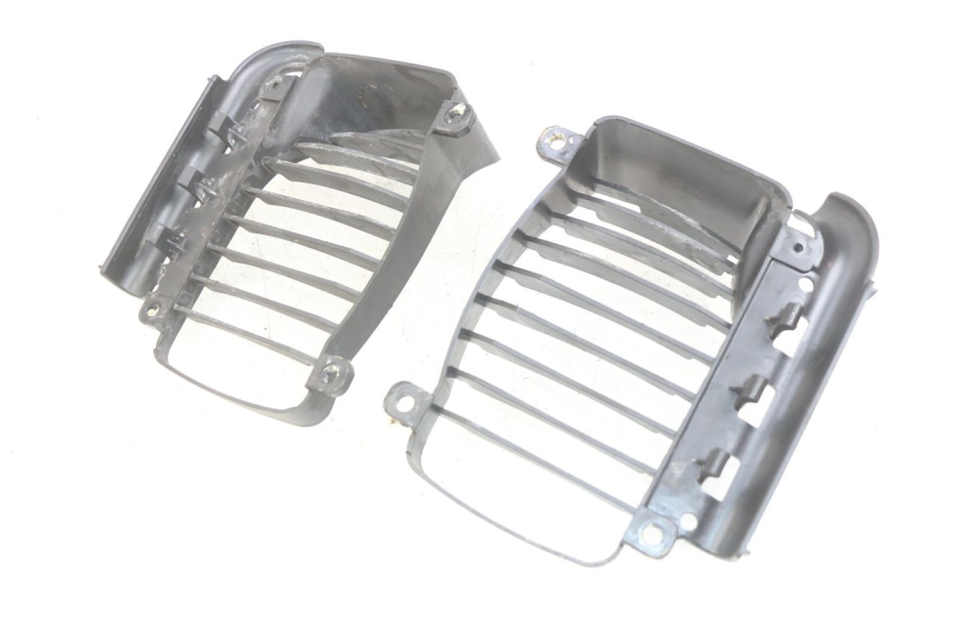 photo de REJILLA DEL RADIADOR PIAGGIO VESPA GRANTURISMO 125 (2003 - 2007)