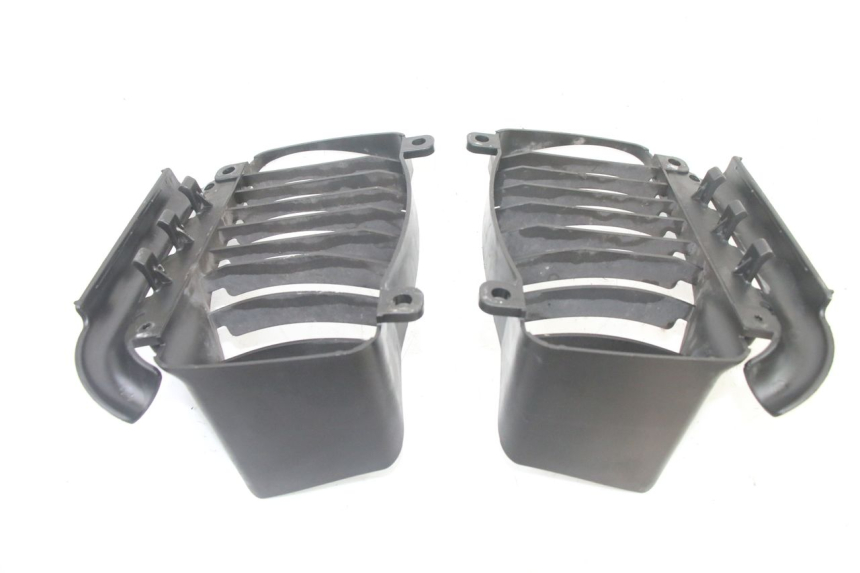 photo de REJILLA DEL RADIADOR PIAGGIO VESPA GRANTURISMO 125 (2003 - 2007)