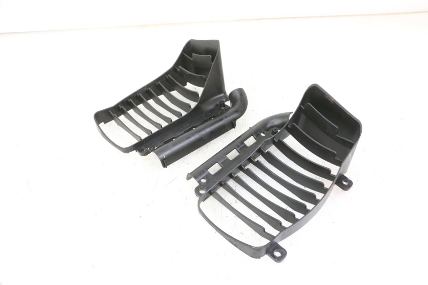 photo de RADIADOR CUBIERTA PIAGGIO VESPA GRANTURISMO 200 (2004 - 2005)