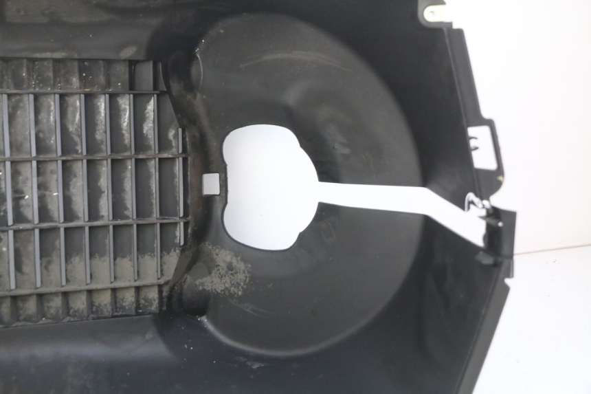 photo de REJILLA DEL RADIADOR PEUGEOT SATELIS COMPRESSOR K15 125 (2006 - 2009)