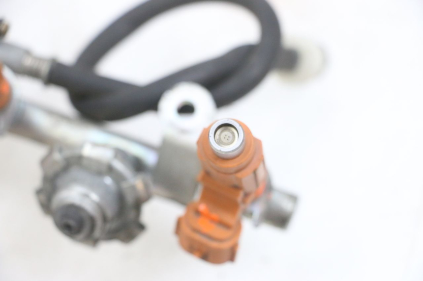 photo de INYECTOR YAMAHA FJR ABS 1300 (2006 - 2012) - Primer plano técnico