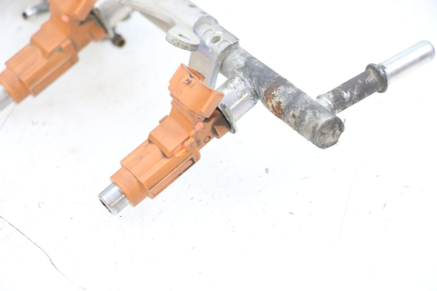 photo de INYECTOR YAMAHA FJR ABS 1300 (2006 - 2012) - Detalles de los puntos de fijación