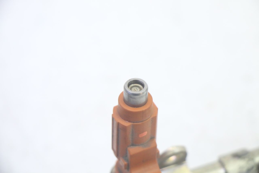 photo de INYECTOR YAMAHA FJR ABS 1300 (2006 - 2012) - Estado de la superficie y material