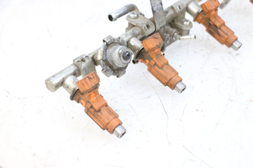 photo de INYECTOR YAMAHA FJR ABS 1300 (2006 - 2012) - Otra perspectiva